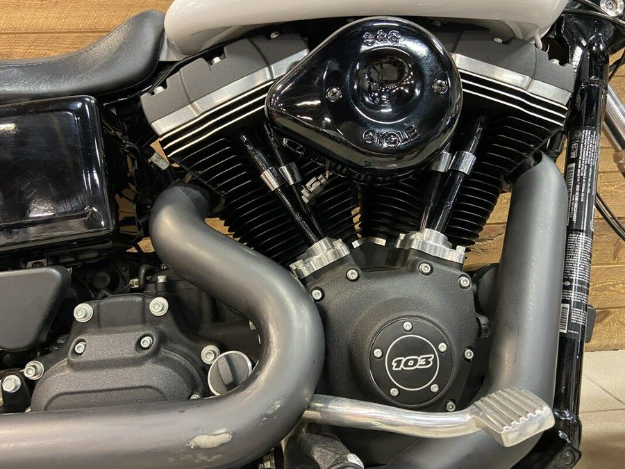 2016 Harley-Davidson® Street Bob® Crushed Ice Pearl FXDB