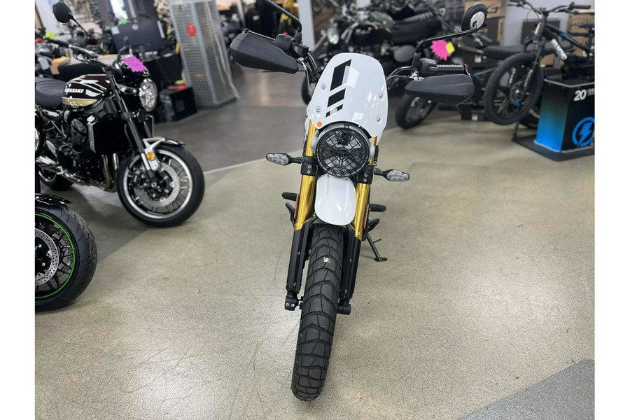 2026 Triumph Scrambler 400 XC