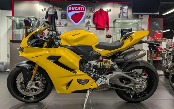 2026 Ducati PANIGALE V2S