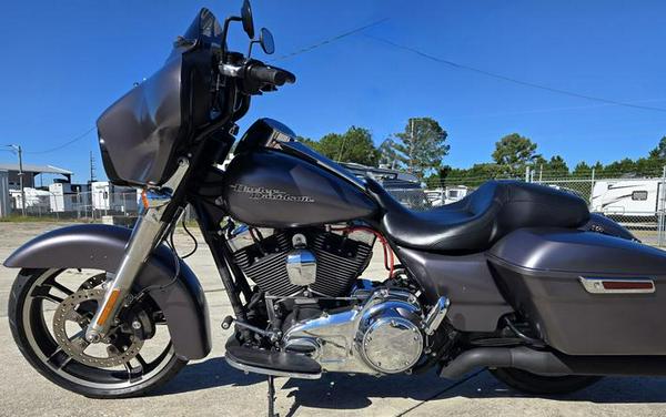 2015 Harley-Davidson® FLHX - Street Glide®