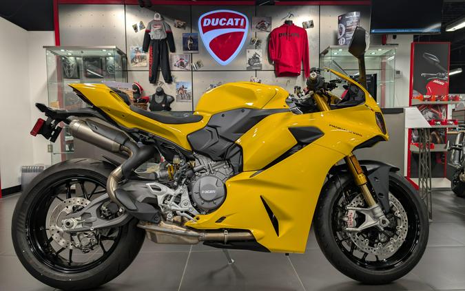 2026 Ducati PANIGALE V2S