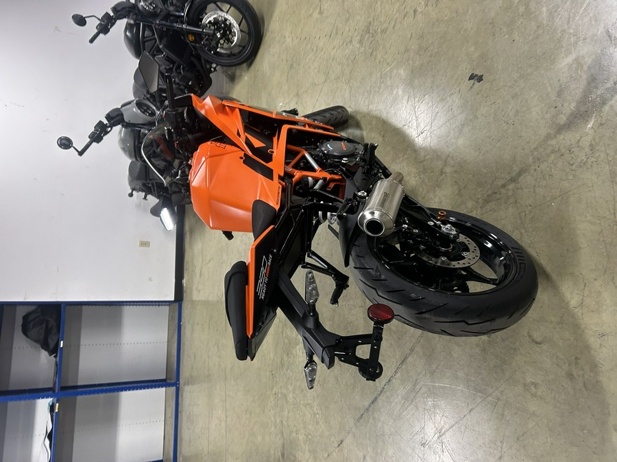 2023 KTM RC 390