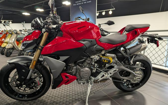 2026 Ducati STREETFIGHTER V2