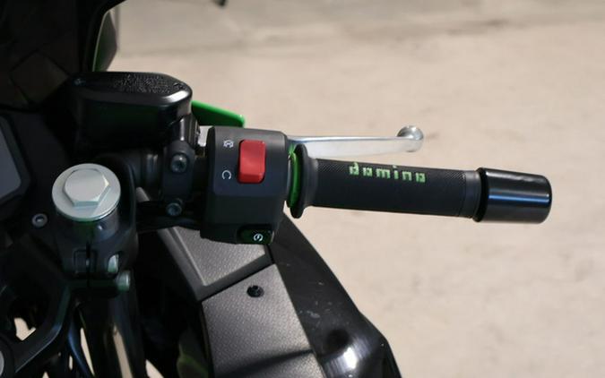 2025 Kawasaki Ninja 500 KRT Edition SE ABS