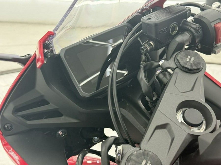 2026 Honda CBR650R E-Clutch