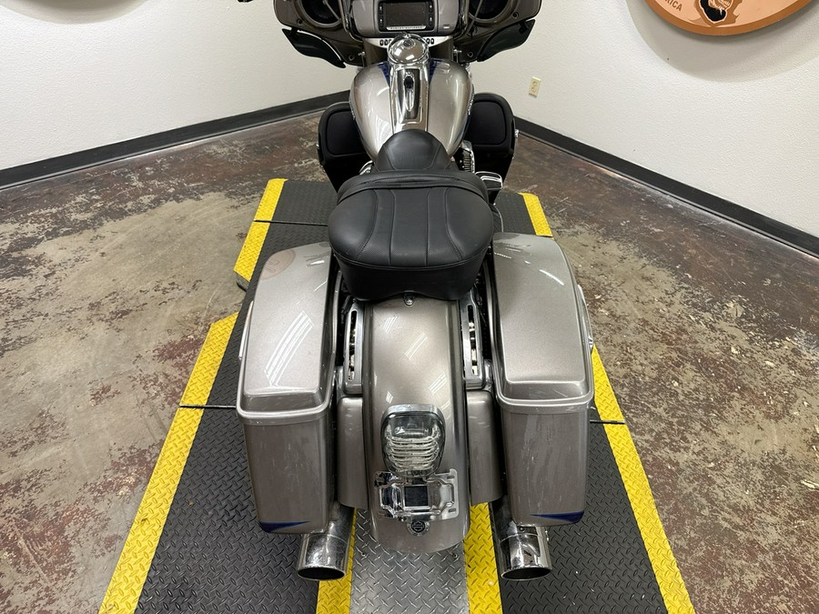 2017 Harley-Davidson CVO ELECTRA GLIDE ULTRA LIMITED