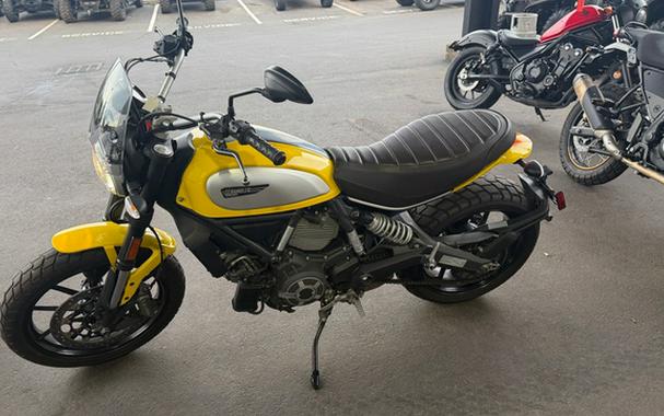 2015 Ducati Scrambler Icon Red Icon '62 Yellow