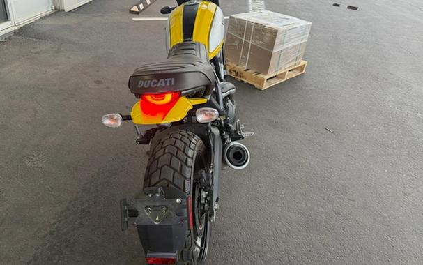 2015 Ducati Scrambler Icon Red Icon '62 Yellow