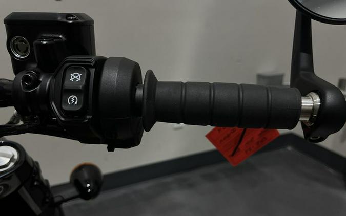 2025 Indian Scout Bobber Black Metallic