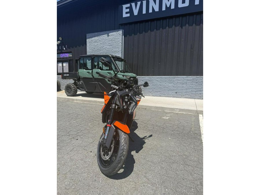 2027 KTM 990 DUKE