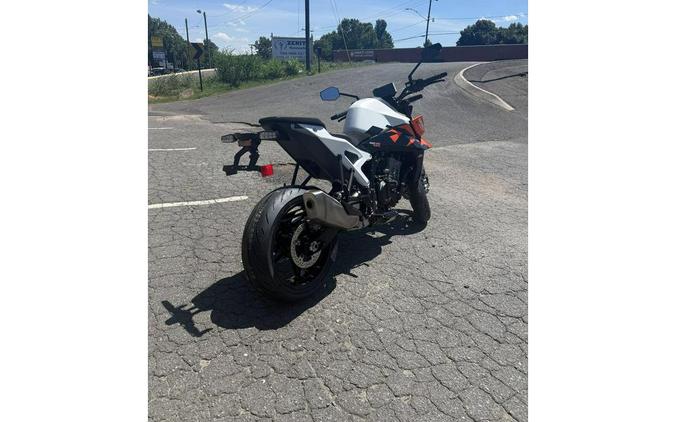 2027 KTM 990 DUKE