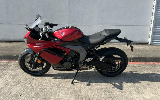 2025 Triumph Daytona 660 Carnival Red/Sapphire Black