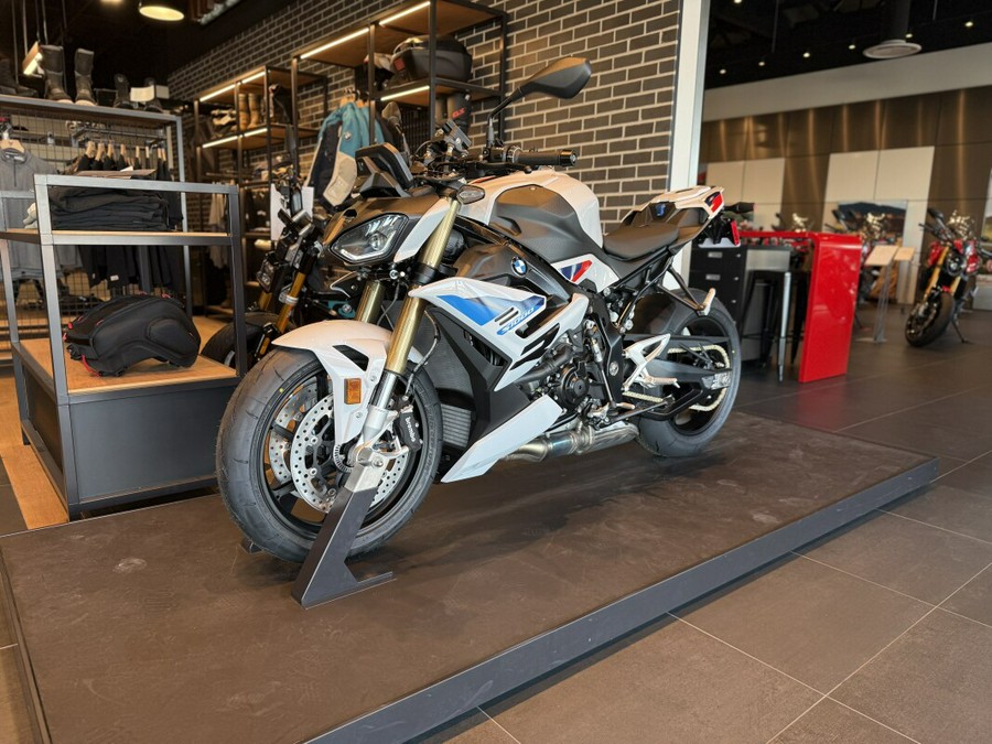2026 BMW Motorrad 2026 BMW Motorrad S 1000 R WHITE