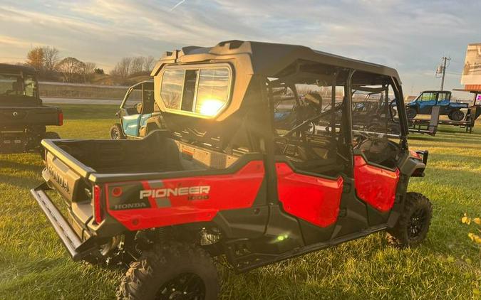 2023 Honda® Pioneer 1000-6 Deluxe Crew