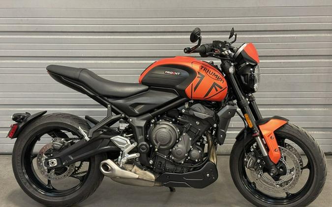 2023 Triumph Trident 660 Matte Baja Orange / Matte Storm Grey 660