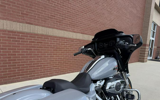 2026 Harley-Davidson® Street Glide® Dark Billiard Gray Chrome Solo