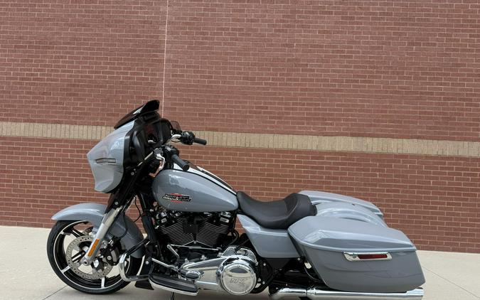 2026 Harley-Davidson® Street Glide® Dark Billiard Gray Chrome Solo