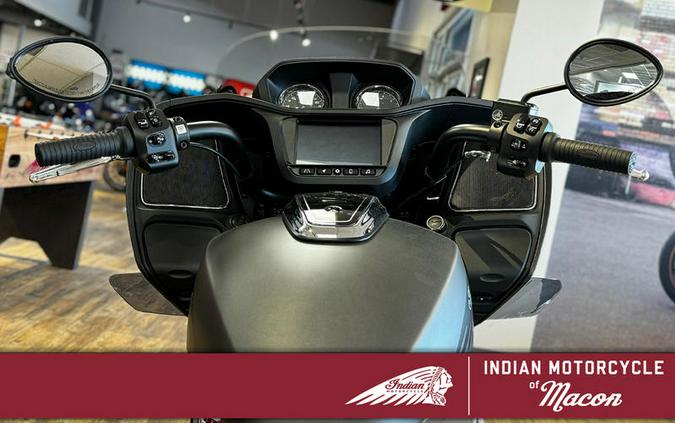 2024 Indian Motorcycle® Challenger® Titanium Smoke