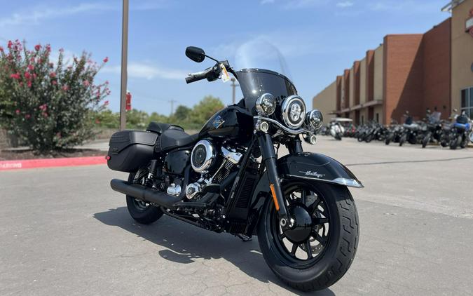 2026 Harley-Davidson® FLHC Heritage Classic Vivid Black Black