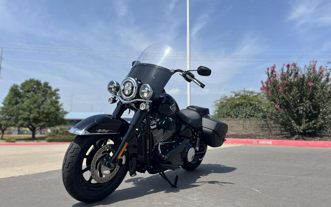2026 Harley-Davidson® FLHC Heritage Classic Vivid Black Black