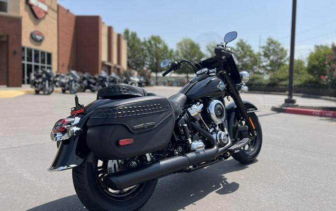 2026 Harley-Davidson® FLHC Heritage Classic Vivid Black Black