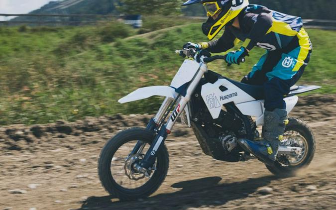 2027 Husqvarna® EE5