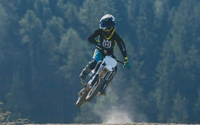 2027 Husqvarna® EE5