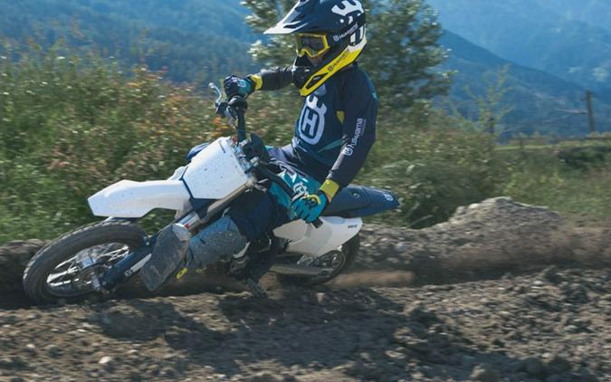 2027 Husqvarna® EE5