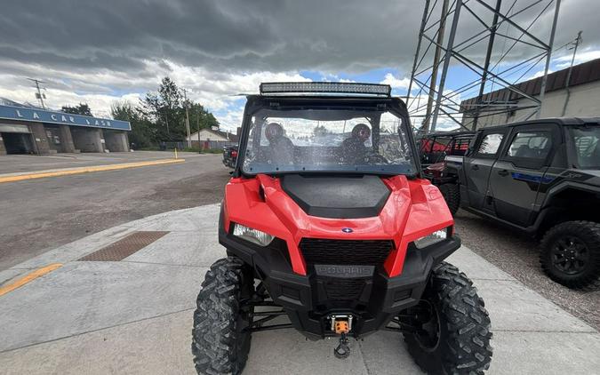 2017 Polaris® GENERAL™ 1000 EPS Indy Red