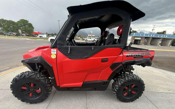 2017 Polaris® GENERAL™ 1000 EPS Indy Red