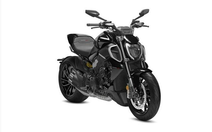 2024 Ducati Diavel V4 - Black