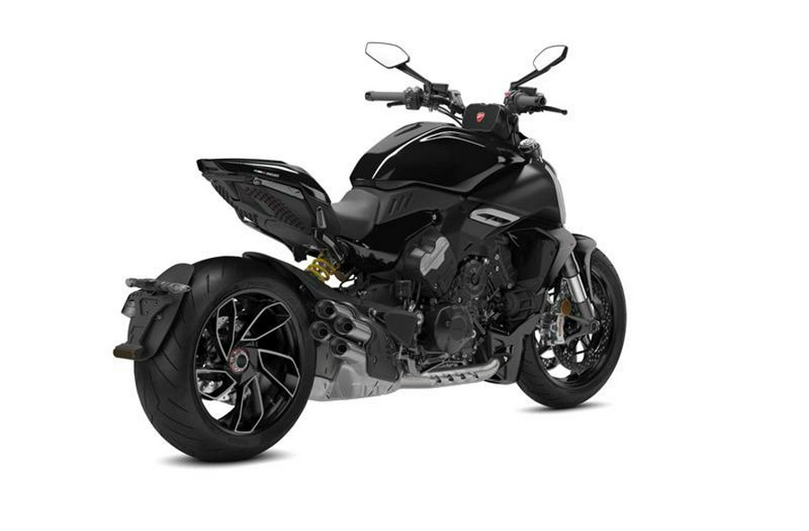 2024 Ducati Diavel V4 - Black