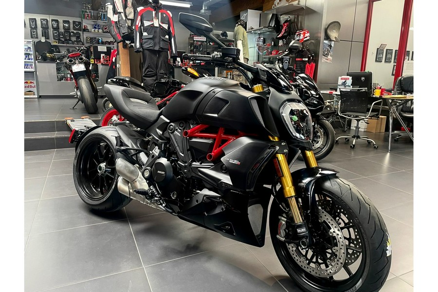 2023 Ducati Diavel 1260 S Total Black