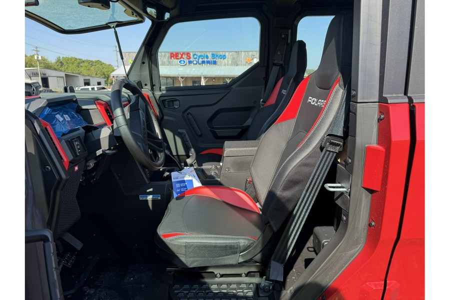 2026 Polaris XPEDITION XP 5 Seat Northstar - Performance Red