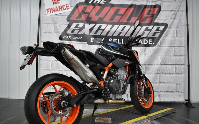 2022 KTM Duke 890 R