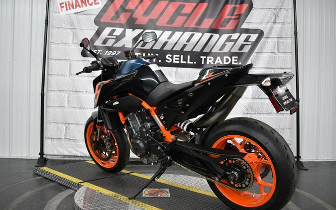 2022 KTM Duke 890 R