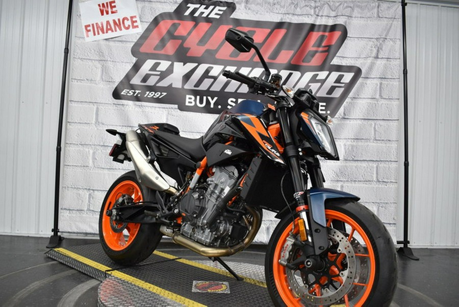 2022 KTM Duke 890 R