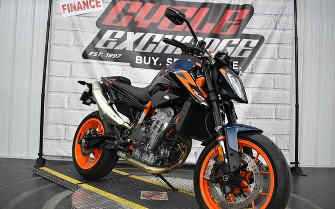 2022 KTM Duke 890 R