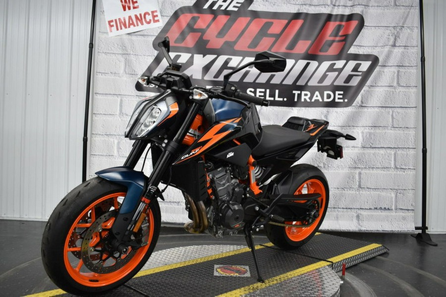 2022 KTM Duke 890 R