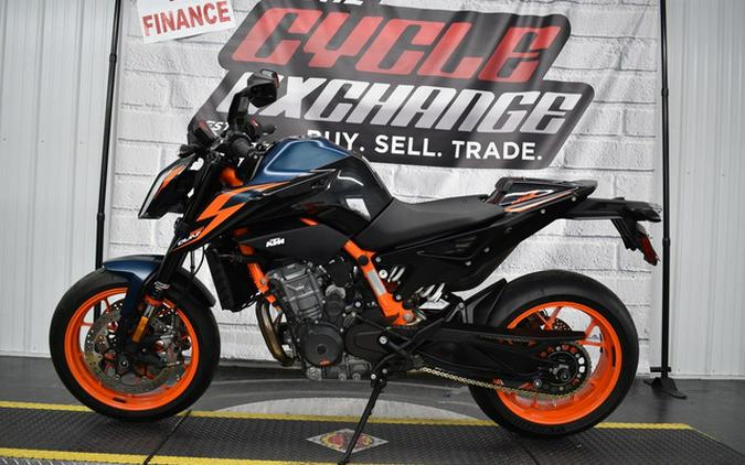 2022 KTM Duke 890 R