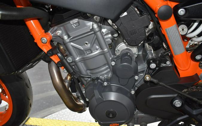 2022 KTM Duke 890 R