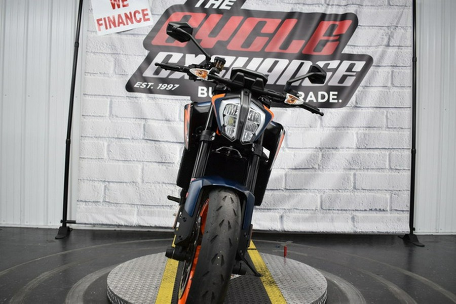 2022 KTM Duke 890 R