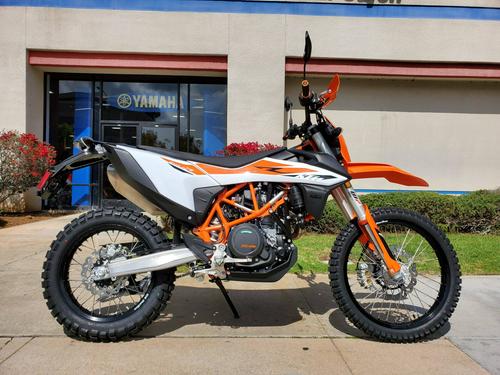 2019 KTM 690 Enduro R On-/Off-Road Review (16 Fast Facts)