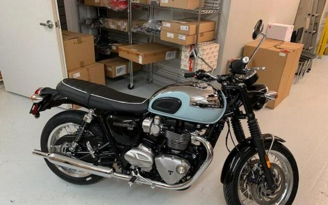 2023 Triumph Bonneville T120 - Chrome / Meriden Blue