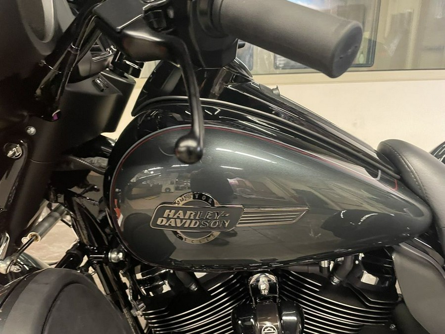 2025 Harley-Davidson® FLHTCUTG - Tri Glide® Ultra