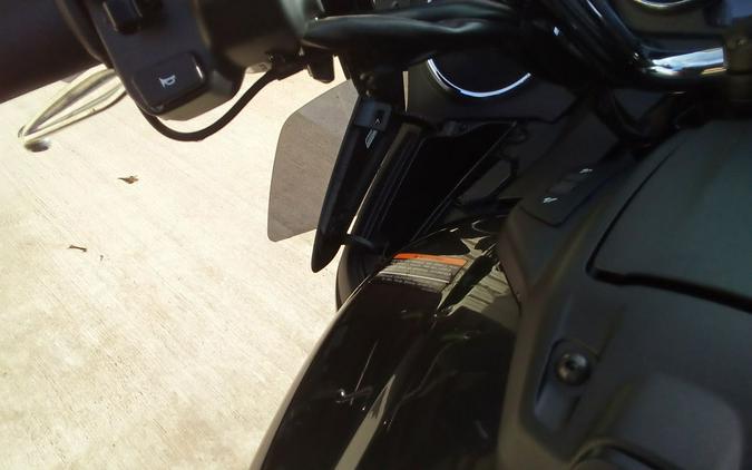 2018 Yamaha Star Venture Base