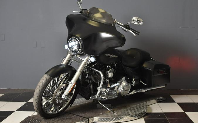 2011 Harley-Davidson Street Glide Black Denim FLHX103
