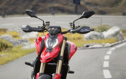 2026 Ducati Hypermotard V2