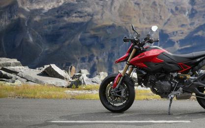 2026 Ducati Hypermotard V2