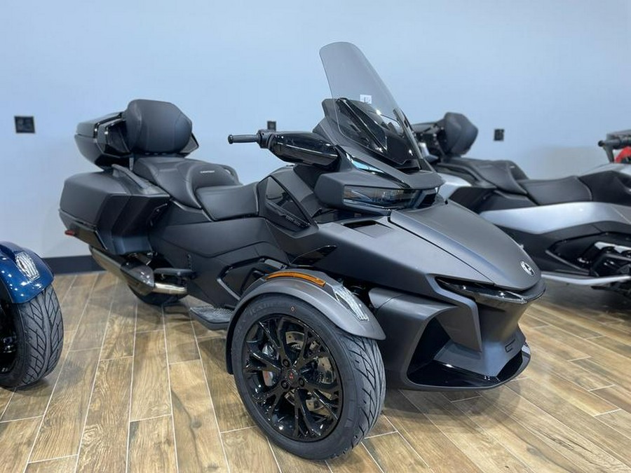 2023 Can-Am® Spyder RT Limited Dark Wheels